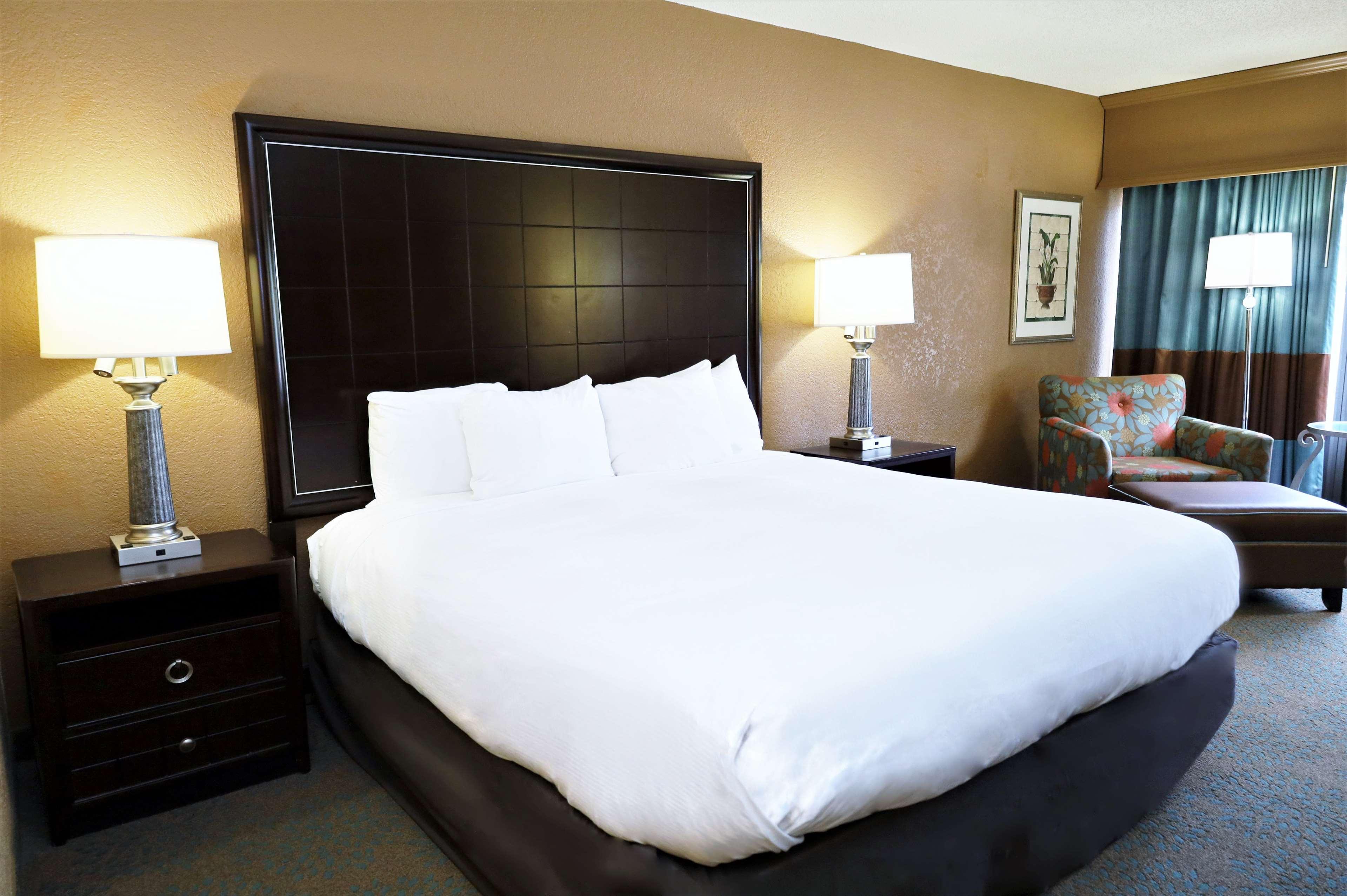 Doubletree By Hilton Columbus Hotel Buitenkant foto