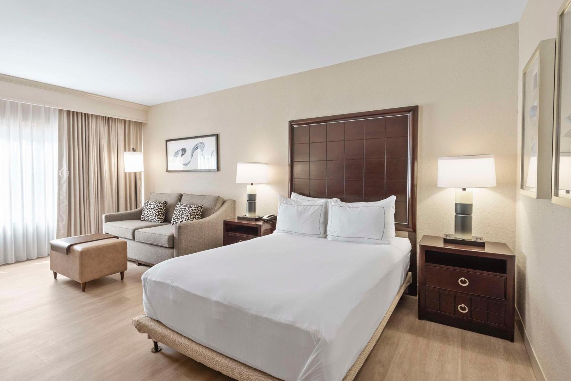 Doubletree By Hilton Columbus Hotel Buitenkant foto