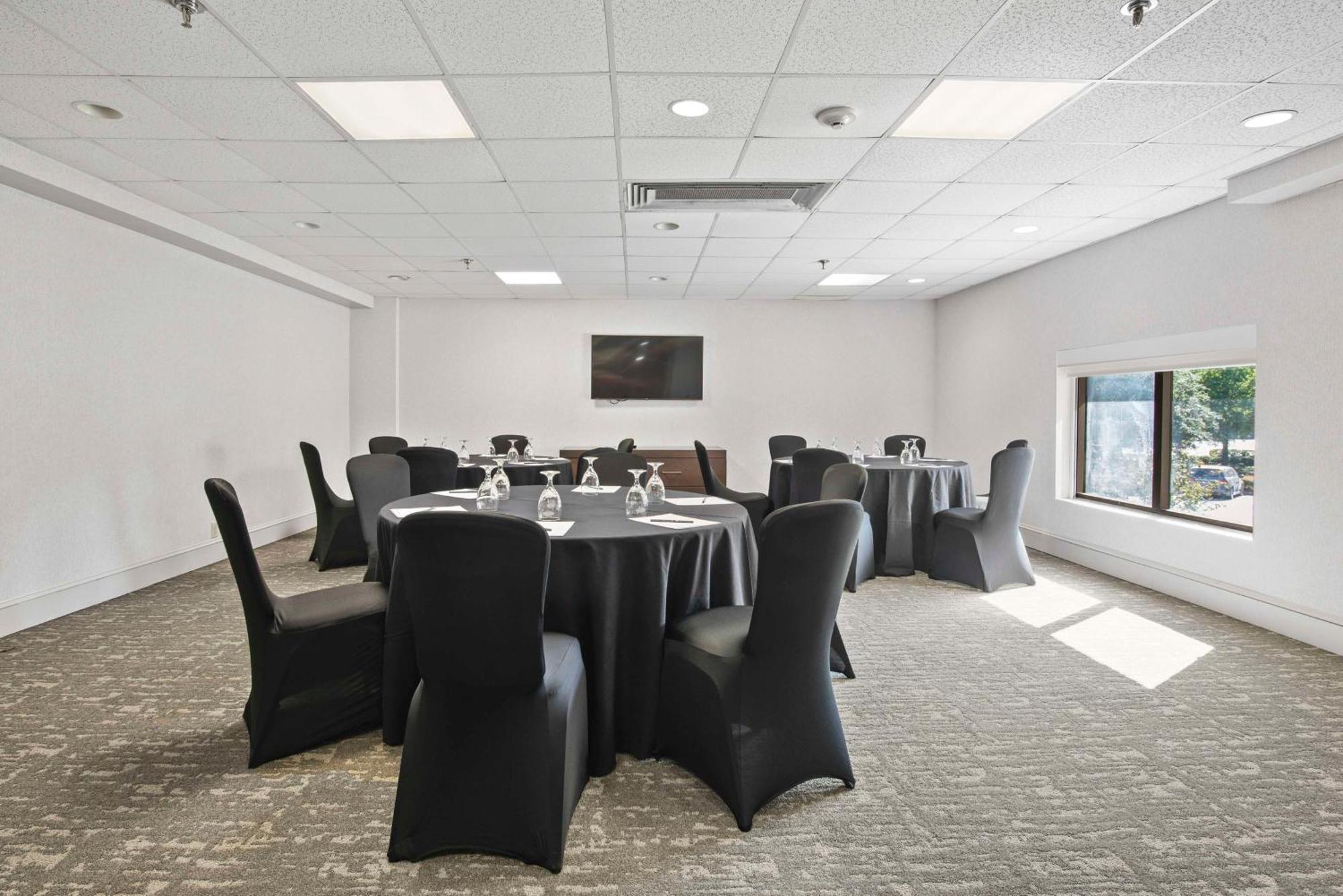 Doubletree By Hilton Columbus Hotel Buitenkant foto