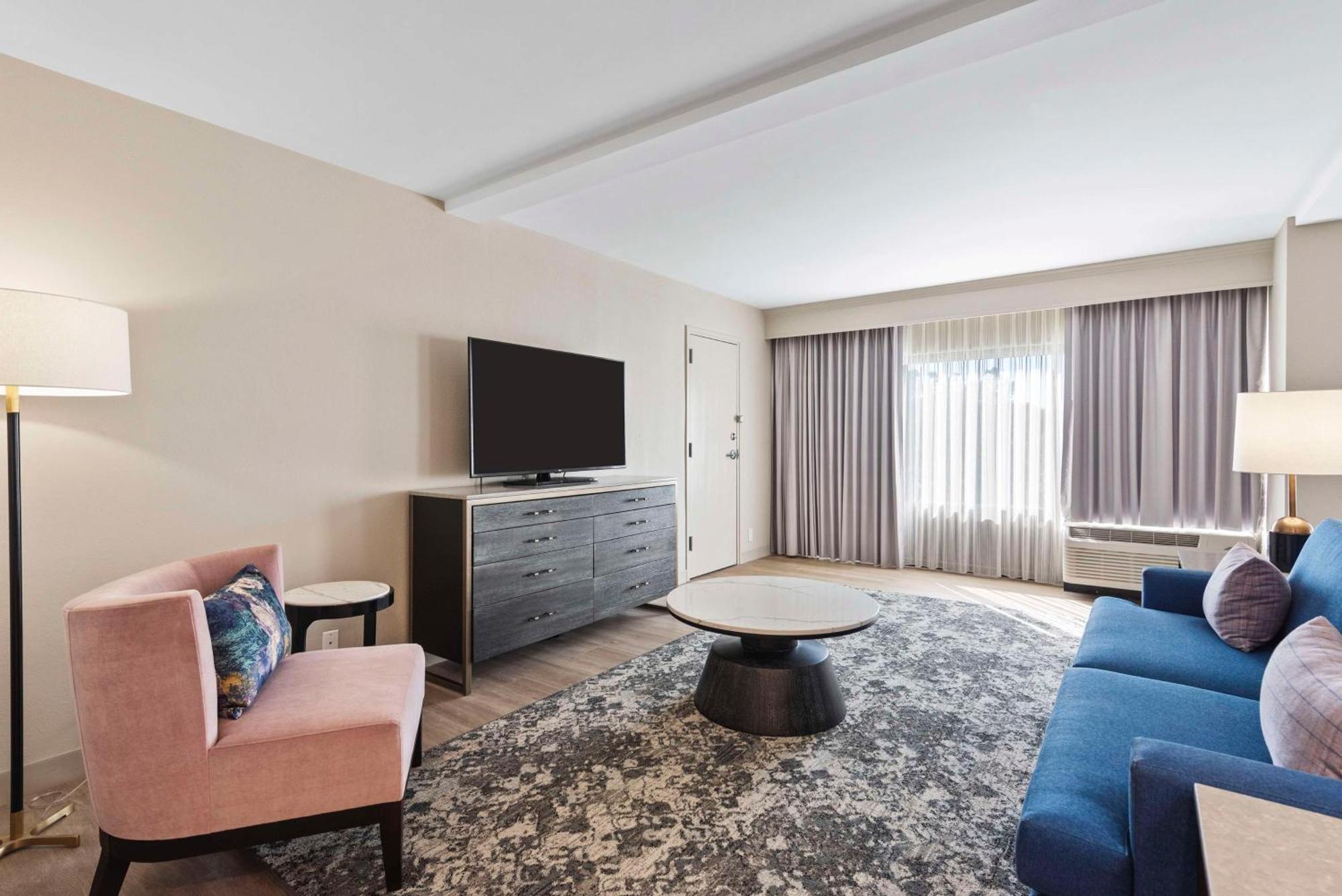 Doubletree By Hilton Columbus Hotel Buitenkant foto