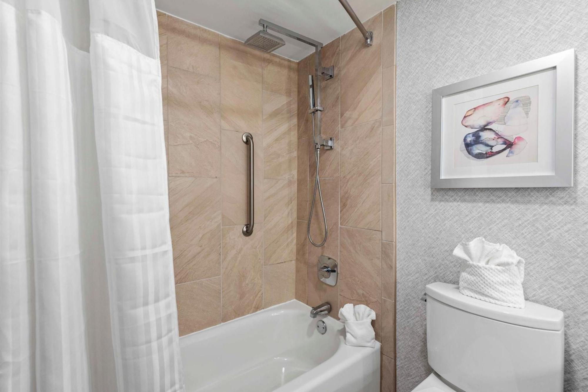 Doubletree By Hilton Columbus Hotel Buitenkant foto