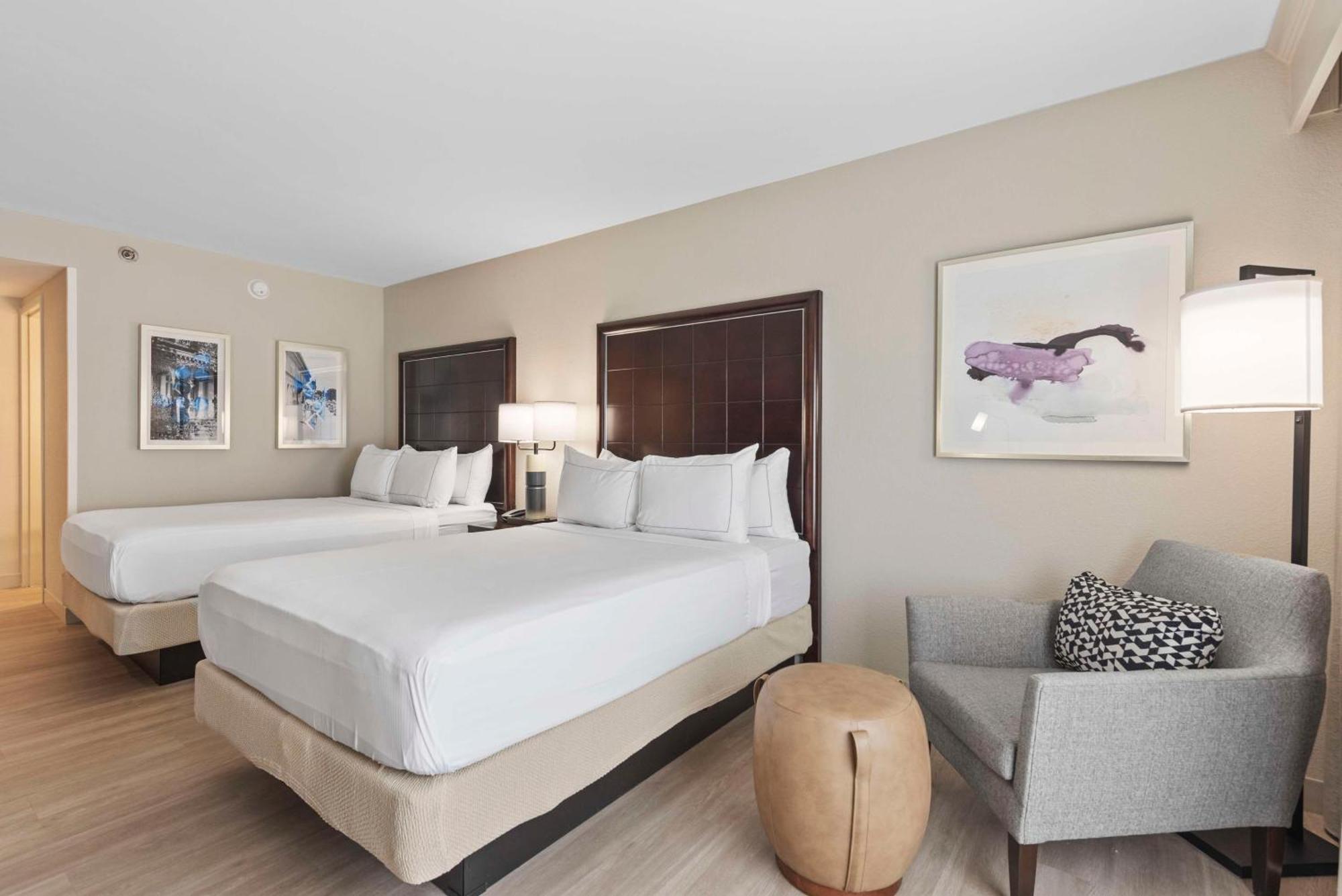 Doubletree By Hilton Columbus Hotel Buitenkant foto