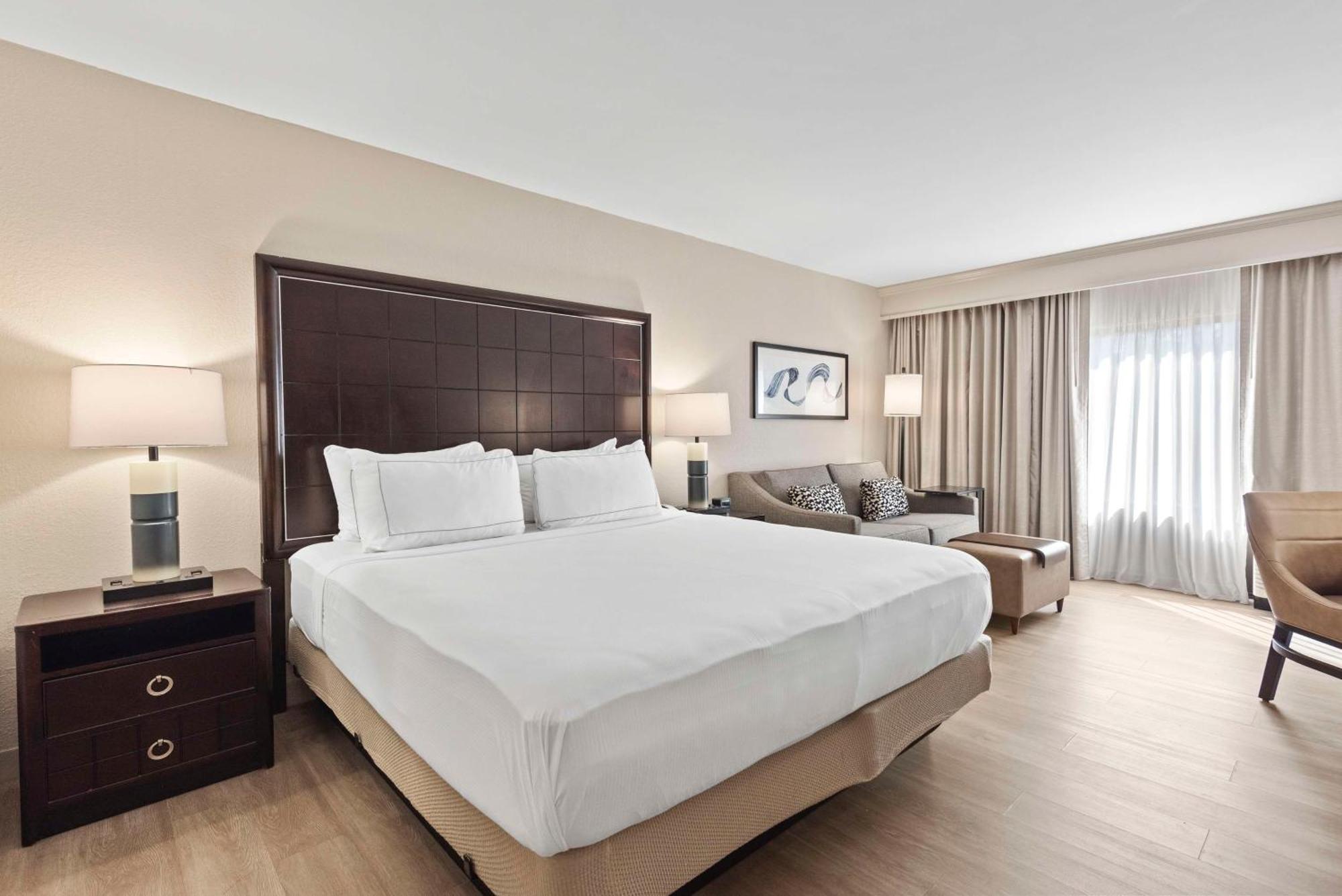 Doubletree By Hilton Columbus Hotel Buitenkant foto