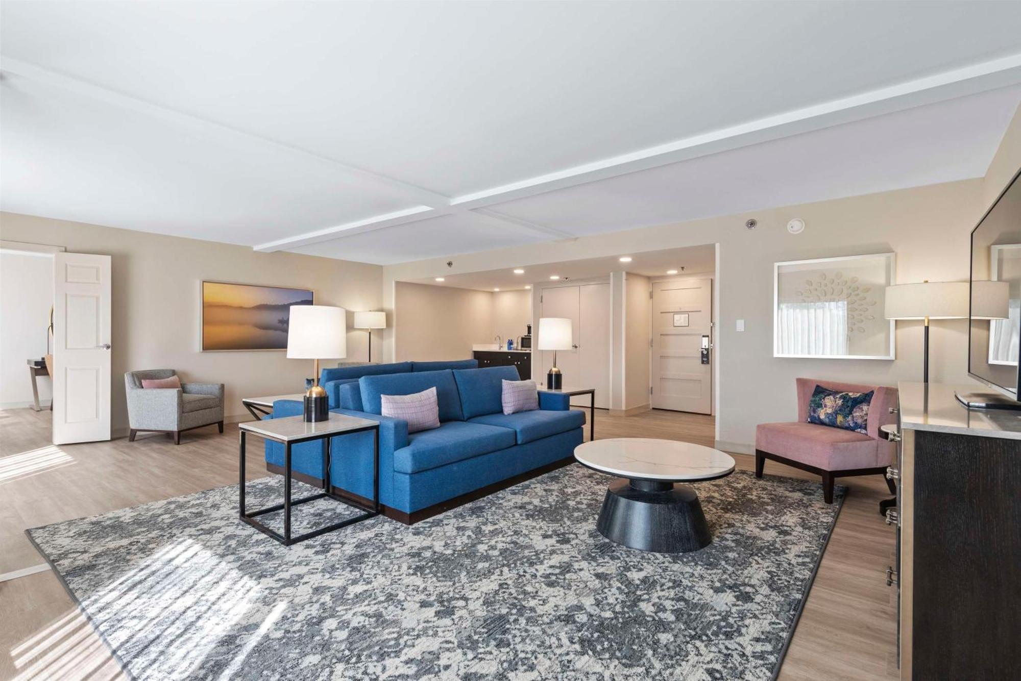 Doubletree By Hilton Columbus Hotel Buitenkant foto