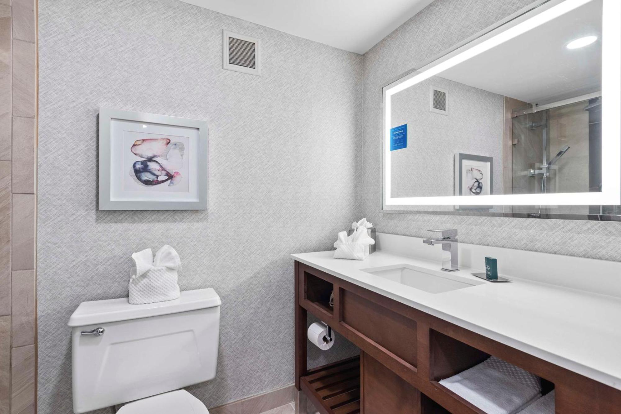 Doubletree By Hilton Columbus Hotel Buitenkant foto